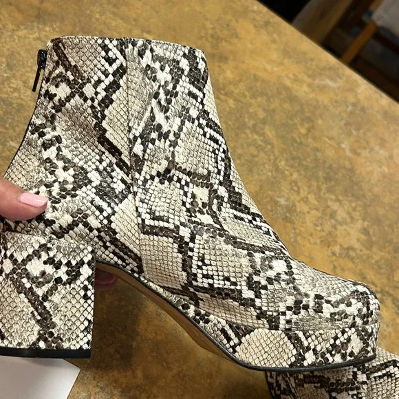 Anthropologie/Farylrobin Platform Snake Boots - Picture 6 of 11
